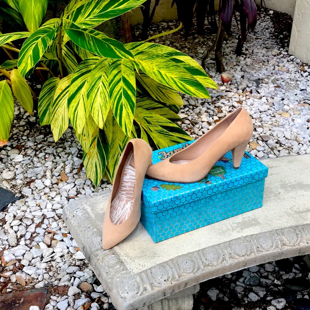 Dolce Vita suede pumps